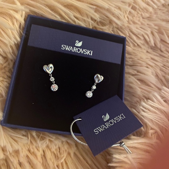 New - Picture 1 of 2